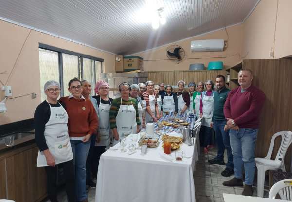 Curso de Culinária com Tilápia em Tapejara reforça apoio da Prefeitura à agricultura familiar e à valorização da gastronomia local