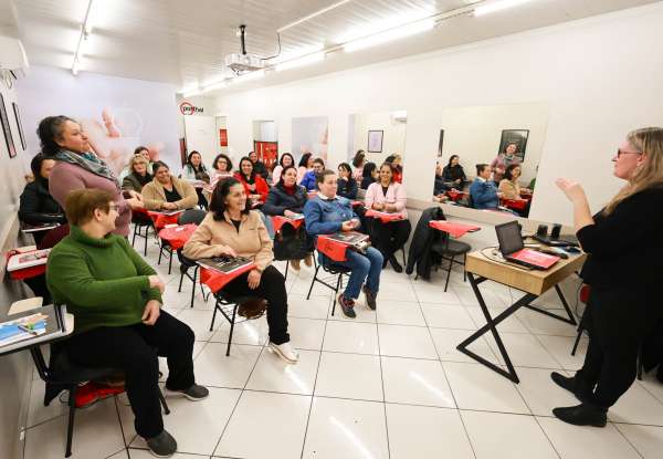 Tapejara investe na qualificação profissional: Curso de Cuidador de Idosos já começou