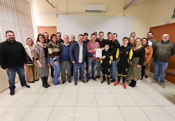Deputado Guilherme Pasin anuncia recursos para saúde, esporte e transporte de pacientes em Tapejara
