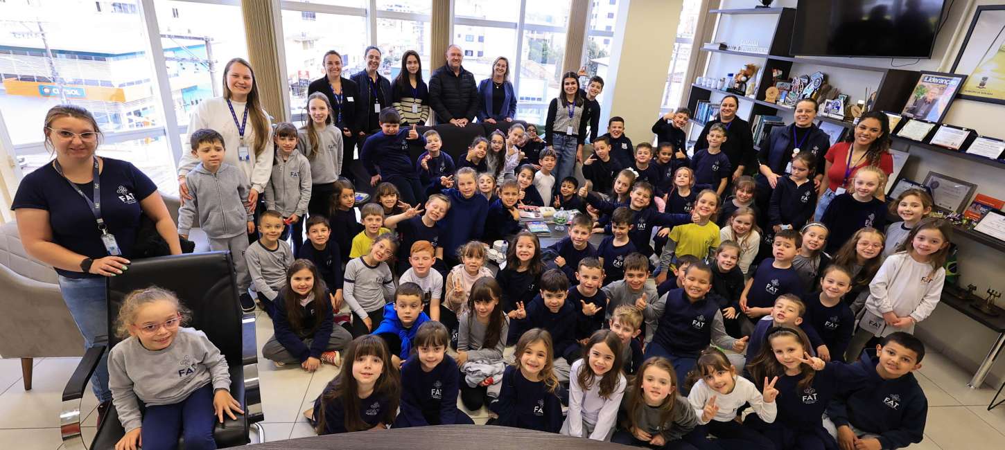 Visitas Estudantis Marcam Celebração dos 70 Anos de Tapejara no Gabinete