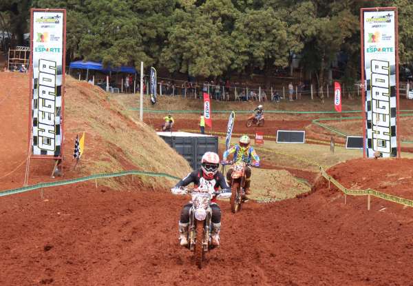 Tapejara recebe mais de 250 pilotos na abertura dos Campeonatos Brasileiro e Gaúcho de Velocross 2025