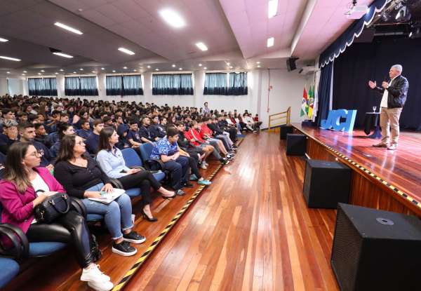 Projeto oratória nas escolas terá premiação histórica de mais de R$ 19 mil