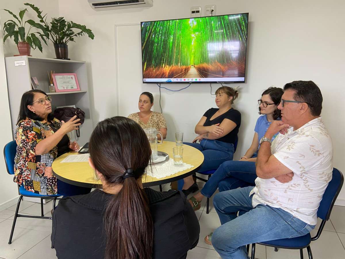 Secretaria de Desenvolvimento Social discute soluções para pessoas em situação de rua em Tapejara