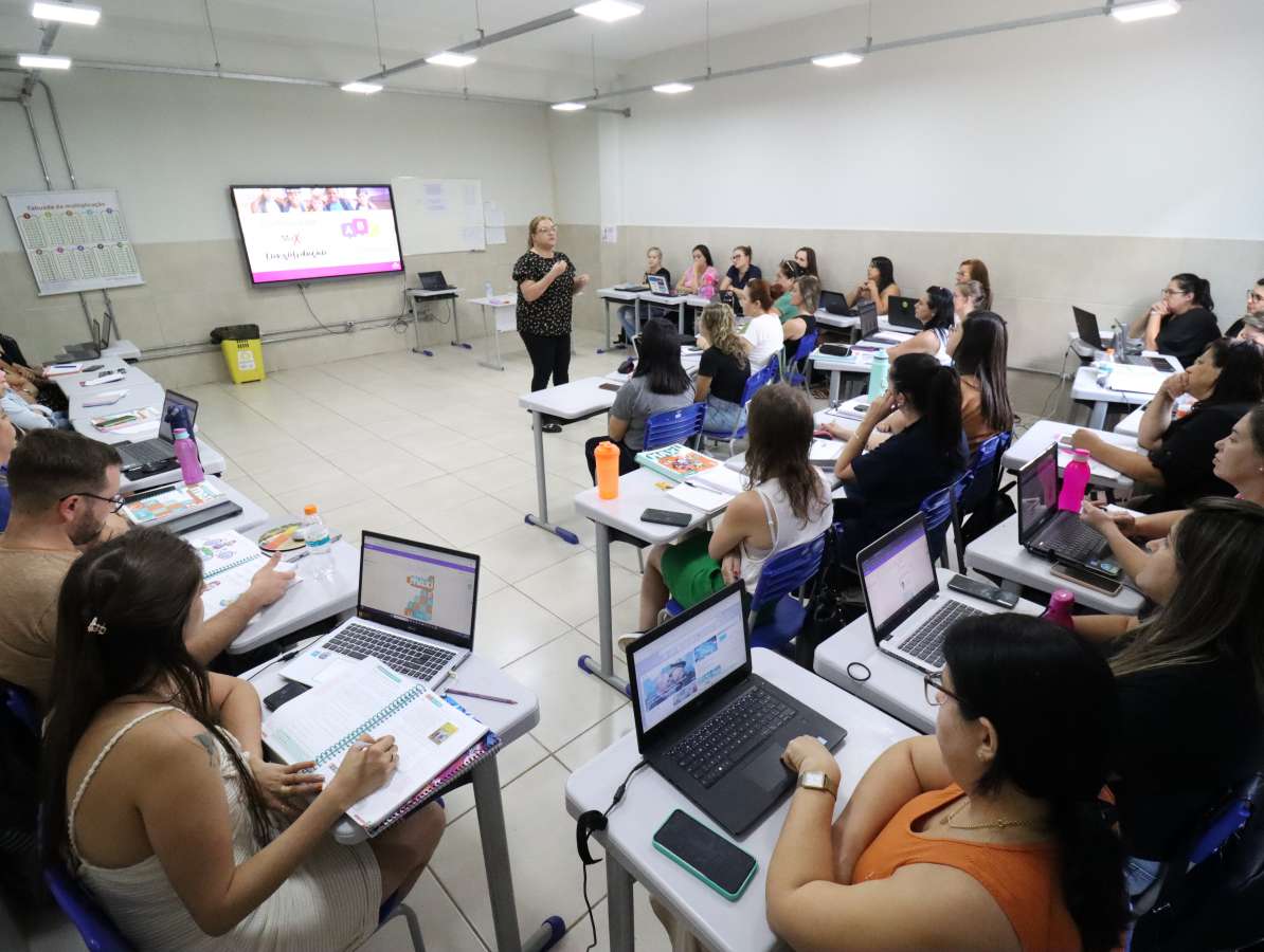 Secretaria de Educação de Tapejara promove formações para profissionais da rede municipal