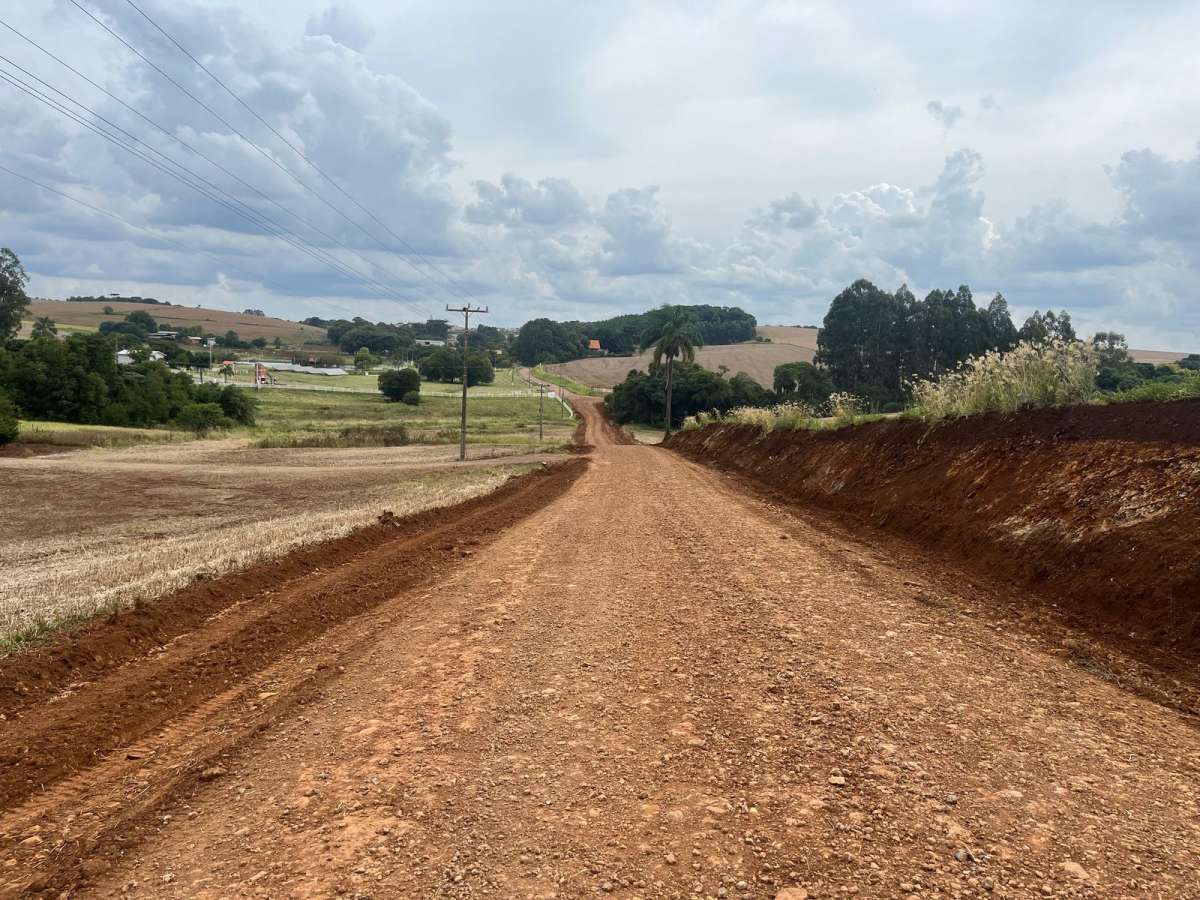 Prefeitura inicia melhorias na estrada entre Tapejara e Linha Quatro