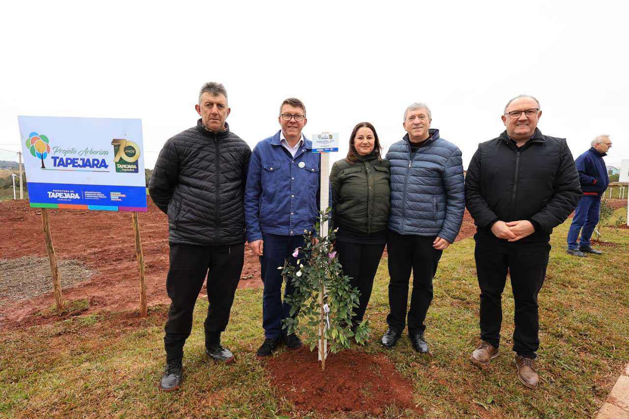 Plantio de 70 mudas de árvores no Loteamento Vida Nova celebra os 70 anos de Tapejara