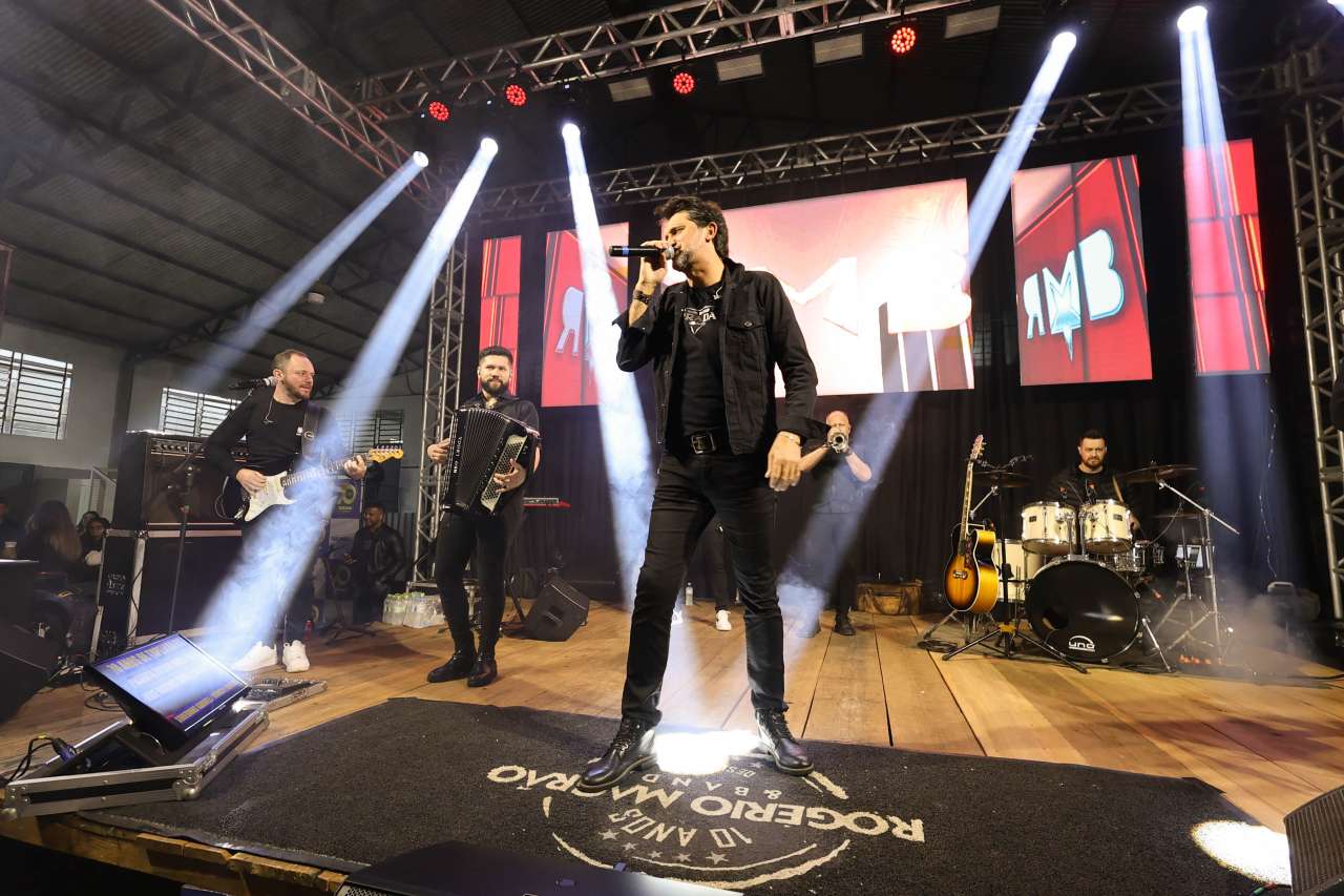 Show de Rogério Magrão e Banda celebra os 70 anos de Tapejara