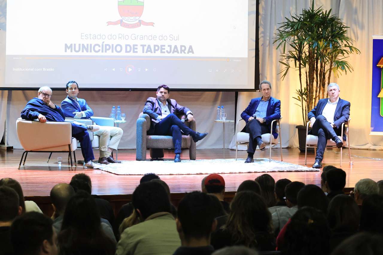 3º Fórum Nacional do Agronegócio em Tapejara debate desafios e investimentos para o campo