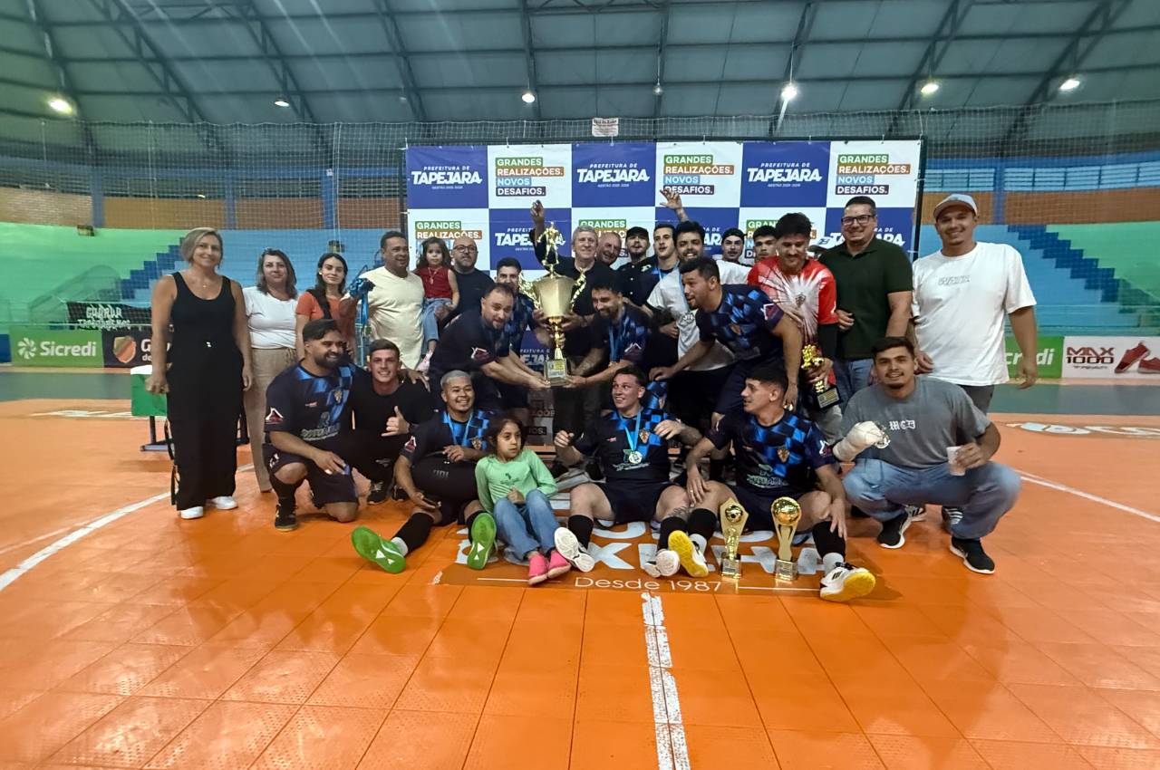 A Barbearia/Nei Gesso é campeã do Interfirmas de Futsal 2025 em Tapejara