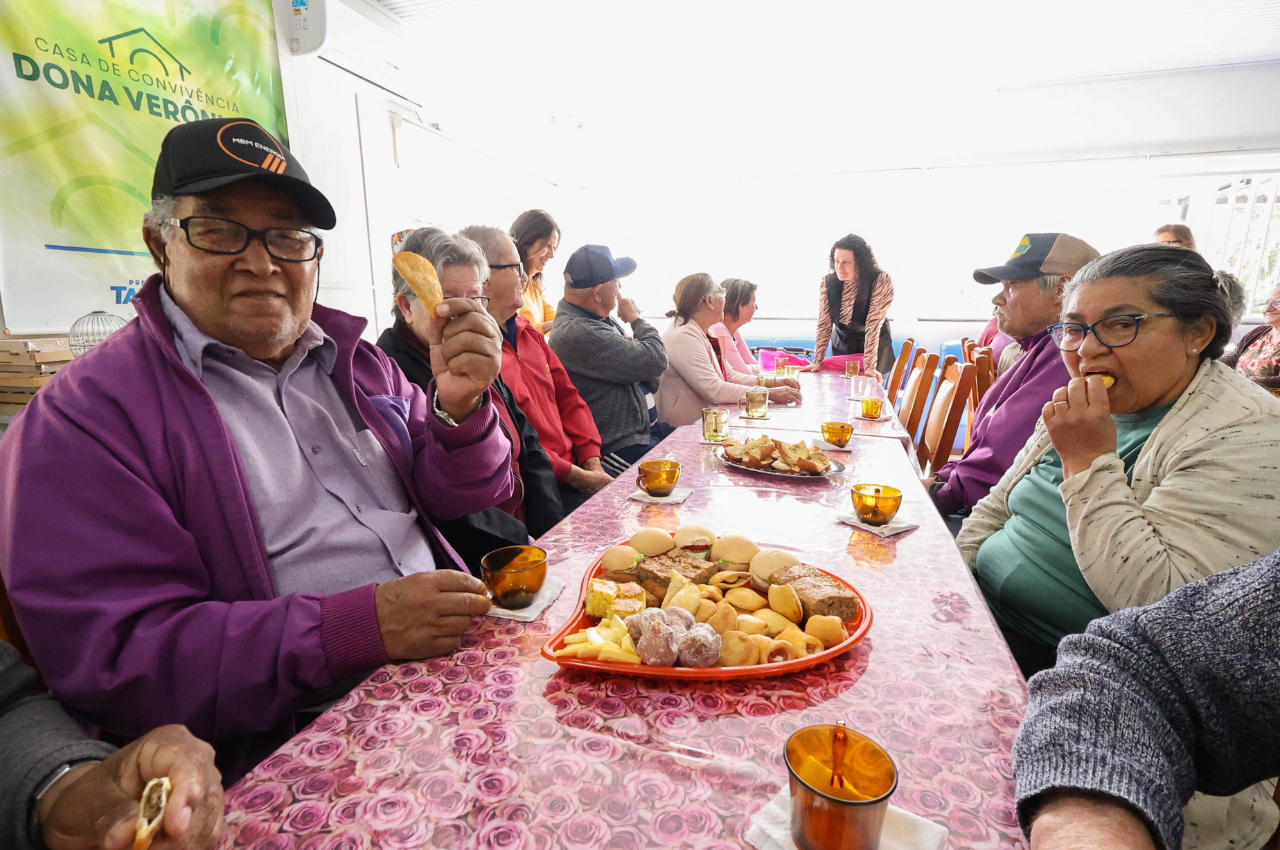Manhã de Homenagens e Confraternização Marca o Mês da Pessoa Idosa
